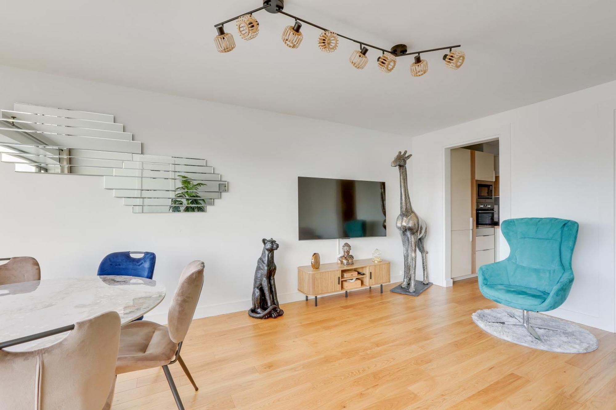 Paris Luxury Apartment 75M2 With Eiffel Tower View, 1 Min Metro, Parking Extérieur photo